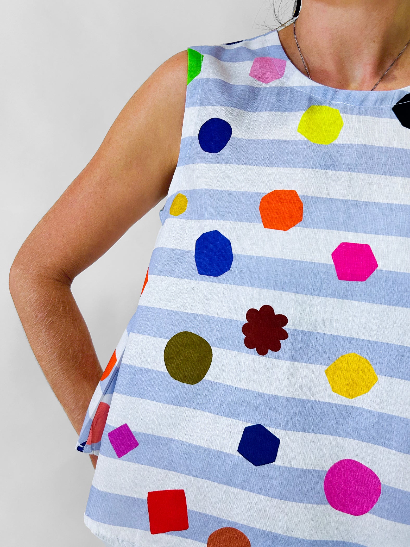 Shapes Play cotton linen top